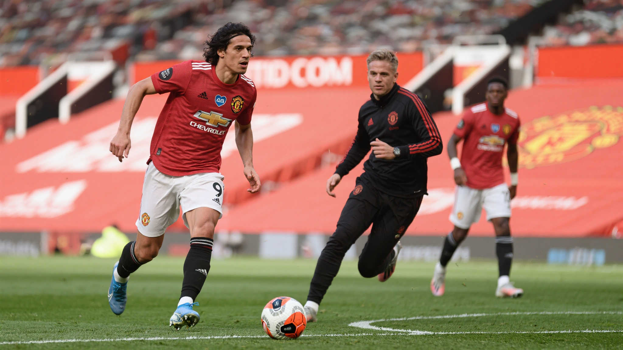 阿莫林心目中的完美中锋:曼联新9号之争,埃基蒂克难达标? 阿莫林心目中的完美中锋:曼联新9号之争,埃基蒂克难达标?